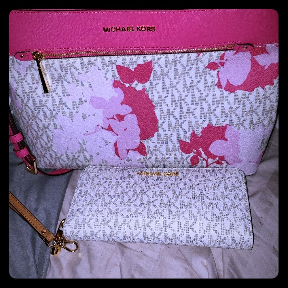 New with tags Michael Kors handbag and wallet
